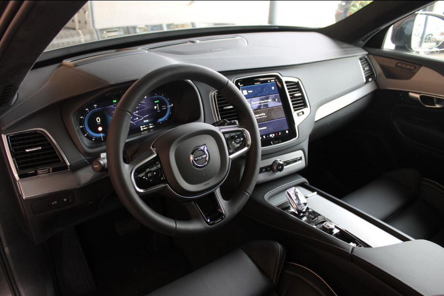 Volvo XC90 T8 455PK Automaat Recharge AWD Ultimate Bright Long Range / Panoramisch schuif-kanteldak / Luchtvering / Semi elektrisch wegklapbare trekhaak / 21" lichtmetalen velgen Volvo XC90 T8 455PK Automaat Recharge AWD Ultimate Bright Long Range / Panoramisch schuif-kanteldak / Luchtvering / Semi elektrisch wegklapbare trekhaak / 21" lichtmetalen velgen