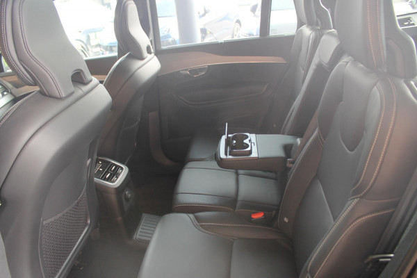 Volvo XC90 T8 455PK Automaat Recharge AWD Ultimate Bright Long Range / Panoramisch schuif-kanteldak / Luchtvering / Semi elektrisch wegklapbare trekhaak / 21" lichtmetalen velgen Volvo XC90 T8 455PK Automaat Recharge AWD Ultimate Bright Long Range / Panoramisch schuif-kanteldak / Luchtvering / Semi elektrisch wegklapbare trekhaak / 21" lichtmetalen velgen