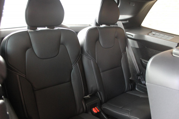 Volvo XC90 T8 455PK Automaat Recharge AWD Ultimate Bright Long Range / Panoramisch schuif-kanteldak / Luchtvering / Semi elektrisch wegklapbare trekhaak / 21" lichtmetalen velgen Volvo XC90 T8 455PK Automaat Recharge AWD Ultimate Bright Long Range / Panoramisch schuif-kanteldak / Luchtvering / Semi elektrisch wegklapbare trekhaak / 21" lichtmetalen velgen