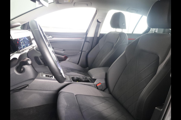 Volkswagen Golf 1.4 eHybrid Style 204 PK DSG PHEV | Navigatie | 17 inch LM velgen | Stoel- en Stuurverwarming |