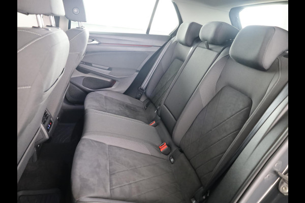 Volkswagen Golf 1.4 eHybrid Style 204 PK DSG PHEV | Navigatie | 17 inch LM velgen | Stoel- en Stuurverwarming |