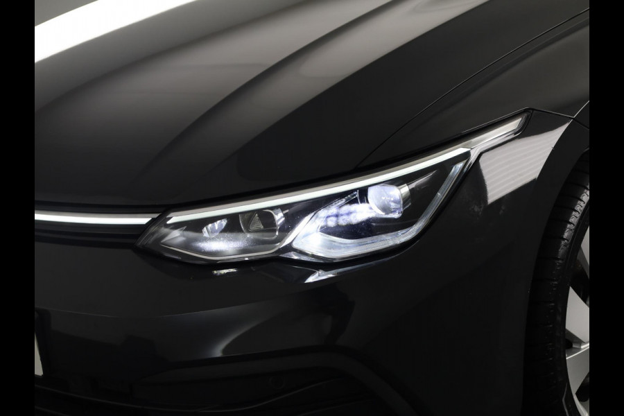 Volkswagen Golf 1.4 eHybrid Style 204 PK DSG PHEV | Navigatie | 17 inch LM velgen | Stoel- en Stuurverwarming |