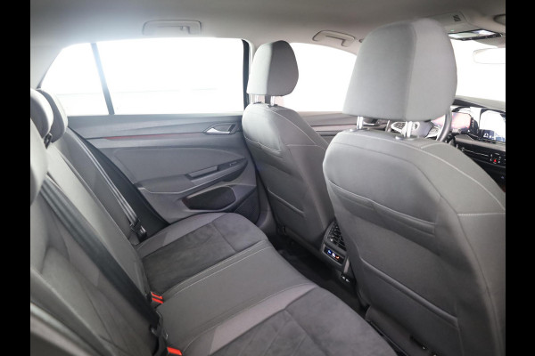 Volkswagen Golf 1.4 eHybrid Style 204 PK DSG PHEV | Navigatie | 17 inch LM velgen | Stoel- en Stuurverwarming |