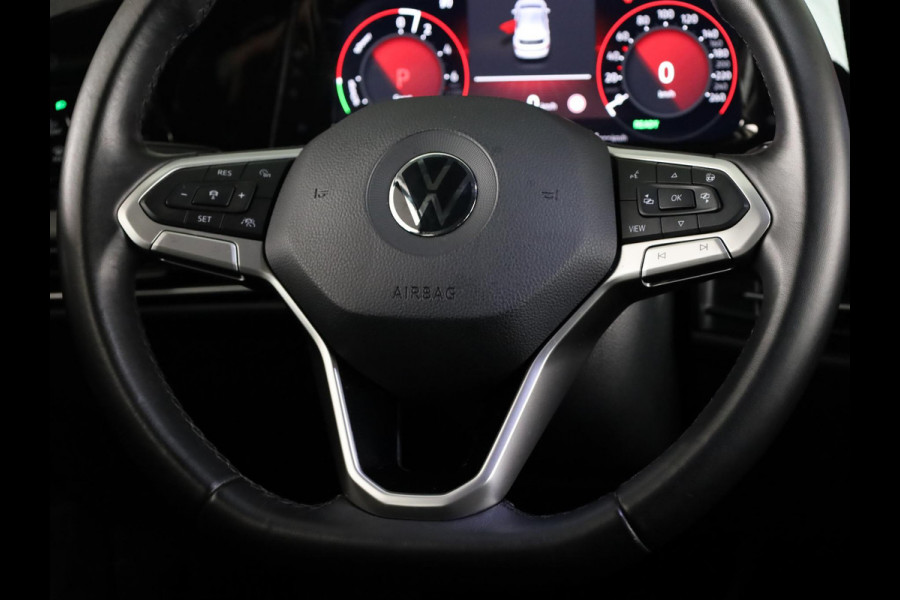 Volkswagen Golf 1.4 eHybrid Style 204 PK DSG PHEV | Navigatie | 17 inch LM velgen | Stoel- en Stuurverwarming |