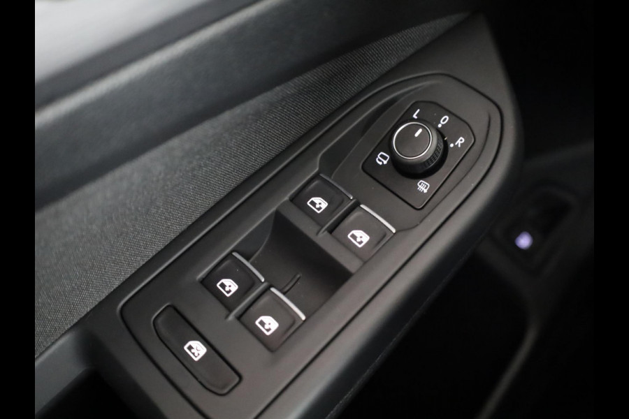 Volkswagen Golf 1.4 eHybrid Style 204 PK DSG PHEV | Navigatie | 17 inch LM velgen | Stoel- en Stuurverwarming |