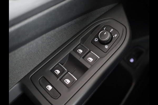 Volkswagen Golf 1.4 eHybrid Style 204 PK DSG PHEV | Navigatie | 17 inch LM velgen | Stoel- en Stuurverwarming |