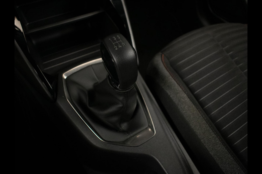 Peugeot 208 1.2 PureTech Active Sport (APPLE CARPLAY,NAVI,CRUISE,PDC,CLIMATE,LED,WHITE EDITION,SPORTSTOELEN,NETTE STAAT) Peugeot 208 1.2 PureTech Active Sport (APPLE CARPLAY,NAVI,CRUISE,PDC,CLIMATE,LED,WHITE EDITION,SPORTSTOELEN,NETTE STAAT)