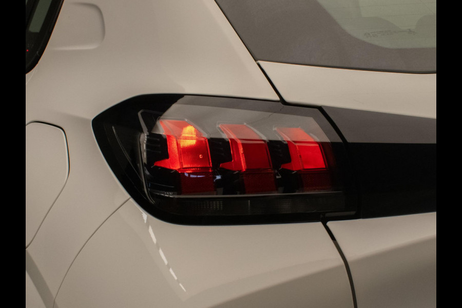 Peugeot 208 1.2 PureTech Active Sport (APPLE CARPLAY,NAVI,CRUISE,PDC,CLIMATE,LED,WHITE EDITION,SPORTSTOELEN,NETTE STAAT) Peugeot 208 1.2 PureTech Active Sport (APPLE CARPLAY,NAVI,CRUISE,PDC,CLIMATE,LED,WHITE EDITION,SPORTSTOELEN,NETTE STAAT)