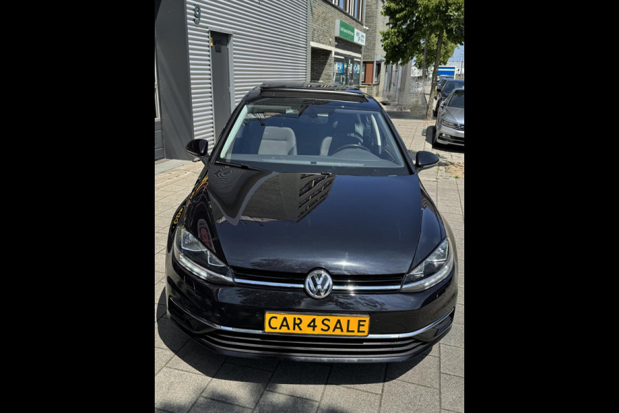 Volkswagen Golf 1.0 TSI Business Edition - Panorama dak I Navigatie I Airco I LED I PDC I "19"Sport velgen I Dealer onderhouden