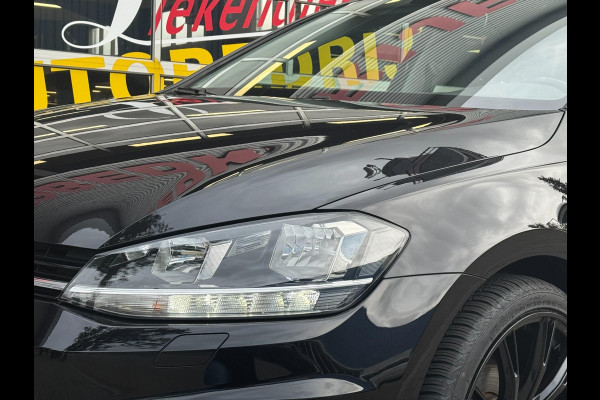 Volkswagen Golf 1.0 TSI Business Edition - Panorama dak I Navigatie I Airco I LED I PDC I "19"Sport velgen I Dealer onderhouden