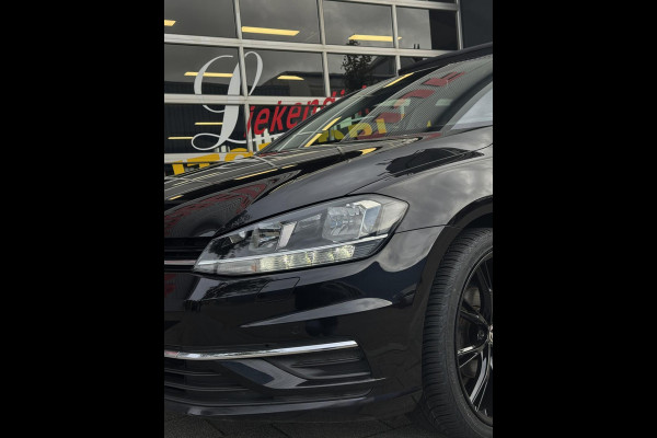 Volkswagen Golf 1.0 TSI Business Edition - Panorama dak I Navigatie I Airco I LED I PDC I "19"Sport velgen I Dealer onderhouden