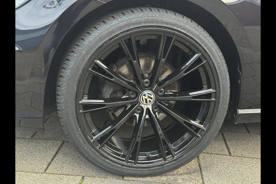Volkswagen Golf 1.0 TSI Business Edition - Panorama dak I Navigatie I Airco I LED I PDC I "19"Sport velgen I Dealer onderhouden