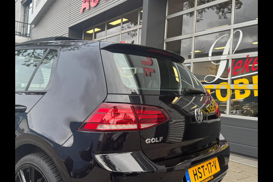 Volkswagen Golf 1.0 TSI Business Edition - Panorama dak I Navigatie I Airco I LED I PDC I "19"Sport velgen I Dealer onderhouden