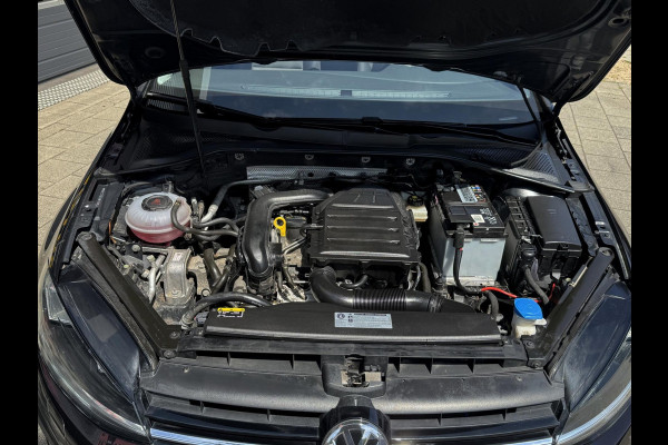 Volkswagen Golf 1.0 TSI Business Edition - Panorama dak I Navigatie I Airco I LED I PDC I "19"Sport velgen I Dealer onderhouden