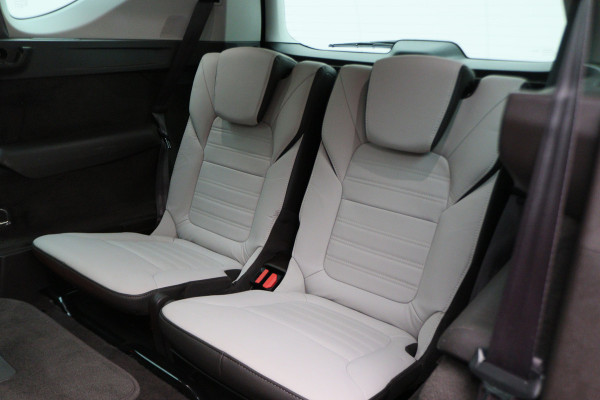 Renault Espace 1.8 TCe Limousin 7p. Verwarmde Voorruit, Camera, Apple Carplay, Cruise, LED, DAB, PDC, 19'' Renault Espace 1.8 TCe Limousin 7p. Verwarmde Voorruit, Camera, Apple Carplay, Cruise, LED, DAB, PDC, 19''