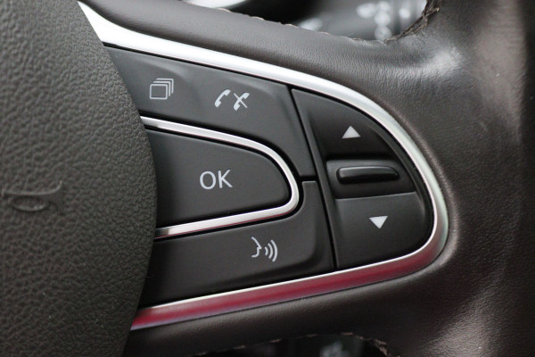 Renault Espace 1.8 TCe Limousin 7p. Verwarmde Voorruit, Camera, Apple Carplay, Cruise, LED, DAB, PDC, 19'' Renault Espace 1.8 TCe Limousin 7p. Verwarmde Voorruit, Camera, Apple Carplay, Cruise, LED, DAB, PDC, 19''