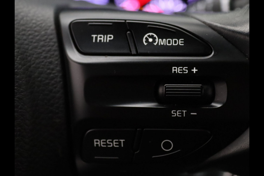 Kia Stonic 100pk T-GDi DynamicLine Camera | Cruise | Navi | Parkeersens. achter | Trekhaak