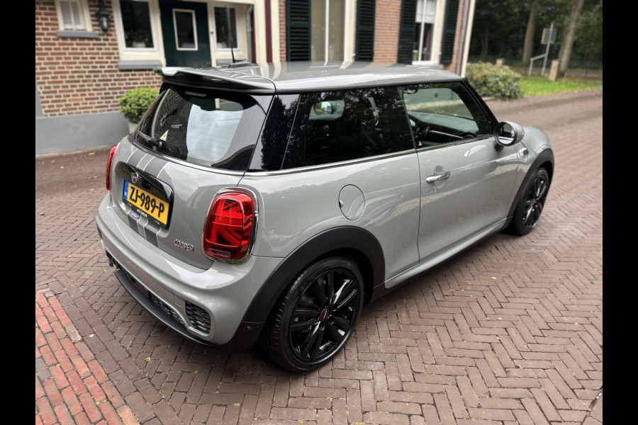MINI Mini 1.5 Cooper JCW Pack, Navi, Carplay, Sportstoelen, NL-auto