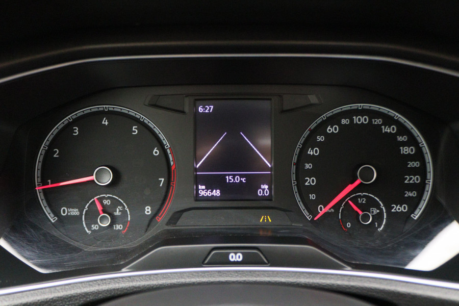 Volkswagen T-Roc 1.5 TSI Style Business Panoramadak, Stoel/Stuurverwarming, Camera, ACC, Apple Carplay, 17''