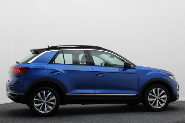 Volkswagen T-Roc 1.5 TSI Style Business Panoramadak, Stoel/Stuurverwarming, Camera, ACC, Apple Carplay, 17''
