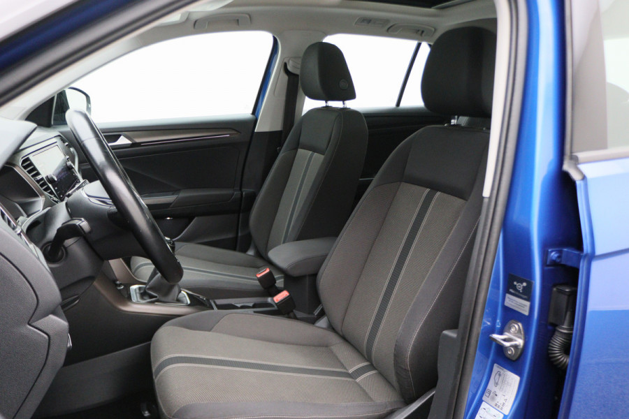Volkswagen T-Roc 1.5 TSI Style Business Panoramadak, Stoel/Stuurverwarming, Camera, ACC, Apple Carplay, 17''