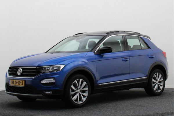 Volkswagen T-Roc 1.5 TSI Style Business Panoramadak, Stoel/Stuurverwarming, Camera, ACC, Apple Carplay, 17''