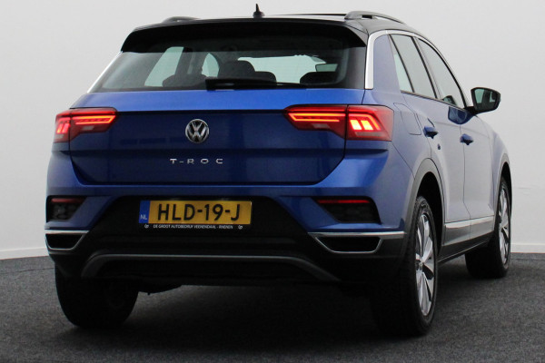 Volkswagen T-Roc 1.5 TSI Style Business Panoramadak, Stoel/Stuurverwarming, Camera, ACC, Apple Carplay, 17''