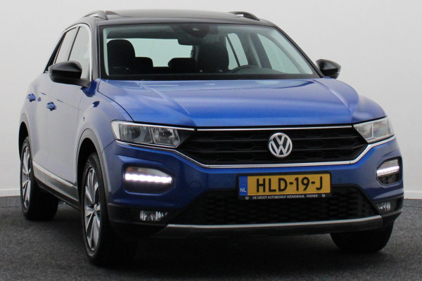 Volkswagen T-Roc 1.5 TSI Style Business Panoramadak, Stoel/Stuurverwarming, Camera, ACC, Apple Carplay, 17''
