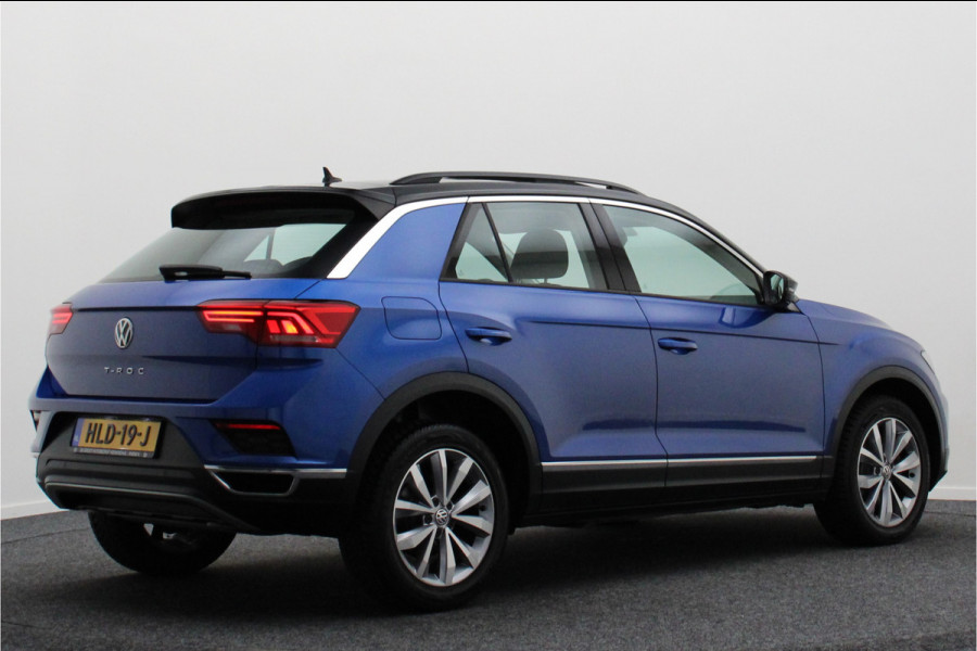 Volkswagen T-Roc 1.5 TSI Style Business Panoramadak, Stoel/Stuurverwarming, Camera, ACC, Apple Carplay, 17''