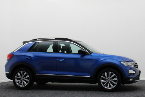 Volkswagen T-Roc 1.5 TSI Style Business Panoramadak, Stoel/Stuurverwarming, Camera, ACC, Apple Carplay, 17''
