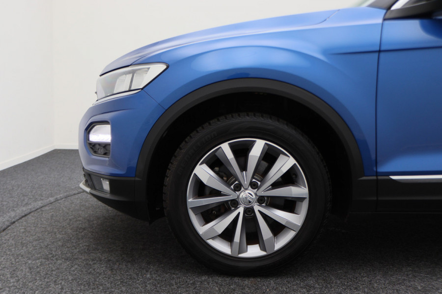 Volkswagen T-Roc 1.5 TSI Style Business Panoramadak, Stoel/Stuurverwarming, Camera, ACC, Apple Carplay, 17''