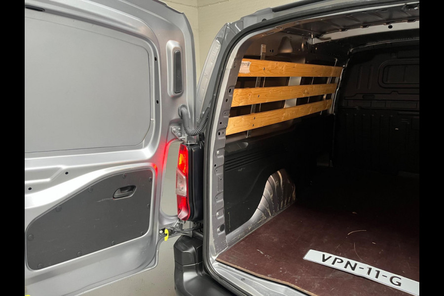 Toyota PROACE CITY L2H1 1.5 D-4D 130PK euro6 Live Long, Airco, Trekhaak 1200KG, Navigatie, Grijs Metallic, RIJKLAARPRIJS! Toyota PROACE CITY L2H1 1.5 D-4D 130PK euro6 Live Long, Airco, Trekhaak 1200KG, Navigatie, Grijs Metallic, RIJKLAARPRIJS!