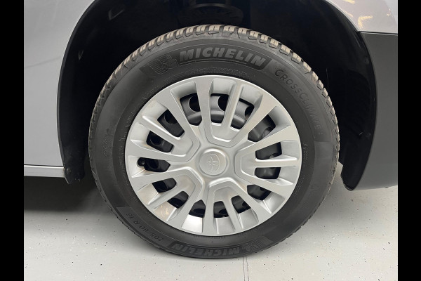 Toyota PROACE CITY L2H1 1.5 D-4D 130PK euro6 Live Long, Airco, Trekhaak 1200KG, Navigatie, Grijs Metallic, RIJKLAARPRIJS! Toyota PROACE CITY L2H1 1.5 D-4D 130PK euro6 Live Long, Airco, Trekhaak 1200KG, Navigatie, Grijs Metallic, RIJKLAARPRIJS!