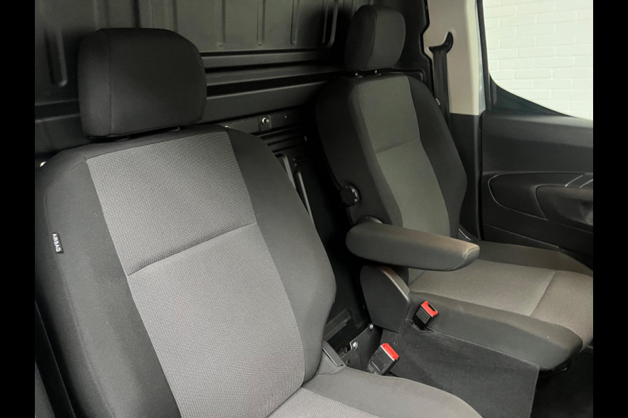 Toyota PROACE CITY L2H1 1.5 D-4D 130PK euro6 Live Long, Airco, Trekhaak 1200KG, Navigatie, Grijs Metallic, RIJKLAARPRIJS! Toyota PROACE CITY L2H1 1.5 D-4D 130PK euro6 Live Long, Airco, Trekhaak 1200KG, Navigatie, Grijs Metallic, RIJKLAARPRIJS!