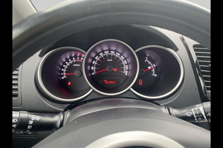 Kia Venga 1.4 CVVT Edition | Hoge Instap | Trekhaak | Navigatie Kia Venga 1.4 CVVT Edition | Hoge Instap | Trekhaak | Navigatie