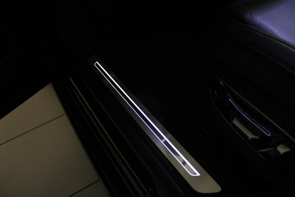 Audi A8 60 TFSI 450PK e-HYBRID QUATTRO PRO LINE PLUS | PANORAMISCH SCHUIF/KANTEL DAK | STUUR/STOEL VERWARMING | ELEKTRISCH BEDIENBAAR STUURKOLOM | SFEER VERLICHTING | COMFORT HOOFDSTEUNEN | LICHTMETALEN VELGEN 20" | BANG & OLUFSEN SOUND SYSTEM | SERVOSLUITING VOOR PORTIEREN | BEDIENINGSELEMENT GLASOPTIEK | AUDI SMARTPHONE INTERFACE | AUTOMATISCH INPARKEREN | LEER VALCONA | STOEL MASSAGE FUNCTIE VOOR | ELEKTRISCH BEDIENBARE VOORSTOELEN MET GEHEUGEN FUNCTIE | AKOESTISCH/DUBBEL GLAS | ZENDER VOOR GARAGEDEUROPENER | LED MATRIX LASER KOPLAMPEN | ADAPTIEVE/VERWARMBARE RUITENWISSER |
