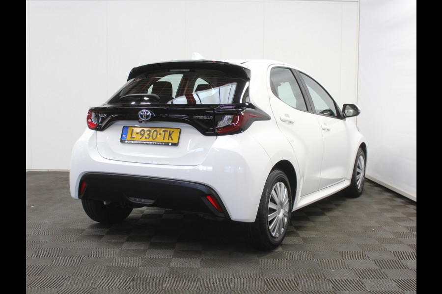 Toyota Yaris 1.5 Hybrid Active CARPLAY | CAMERA | CLIMATE | DAB | ADAPCRUISE | ELRM Toyota Yaris 1.5 Hybrid Active CARPLAY | CAMERA | CLIMATE | DAB | ADAPCRUISE | ELRM
