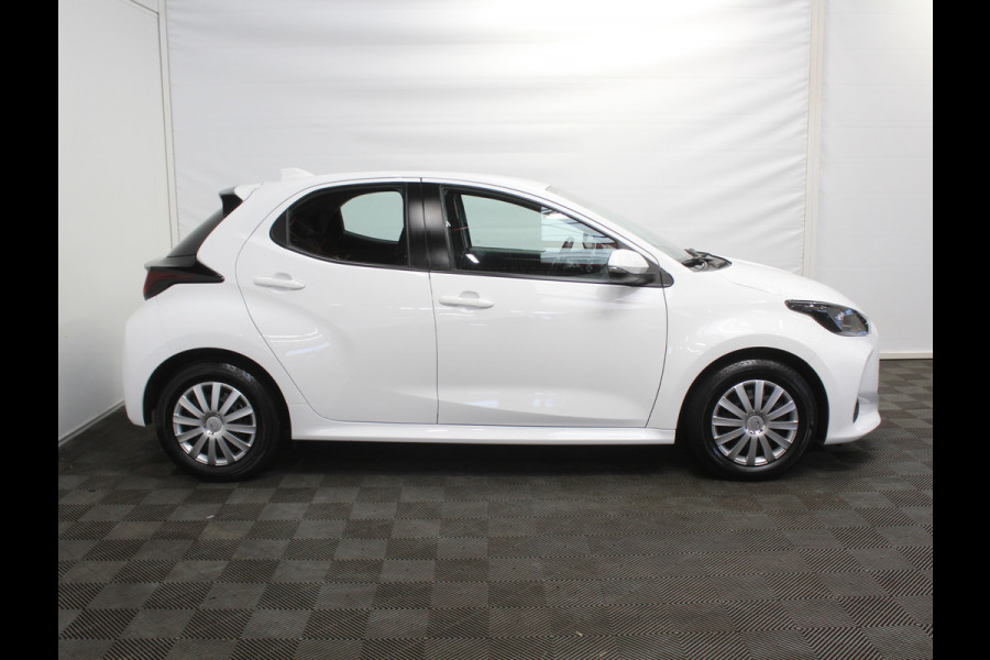 Toyota Yaris 1.5 Hybrid Active CARPLAY | CAMERA | CLIMATE | DAB | ADAPCRUISE | ELRM Toyota Yaris 1.5 Hybrid Active CARPLAY | CAMERA | CLIMATE | DAB | ADAPCRUISE | ELRM