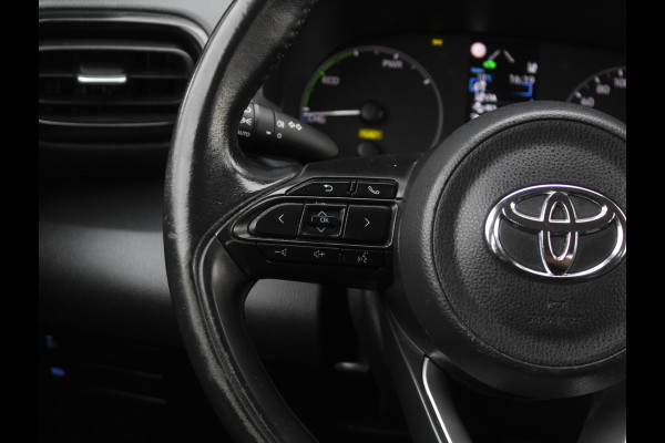 Toyota Yaris 1.5 Hybrid Active CARPLAY | CAMERA | CLIMATE | DAB | ADAPCRUISE | ELRM Toyota Yaris 1.5 Hybrid Active CARPLAY | CAMERA | CLIMATE | DAB | ADAPCRUISE | ELRM