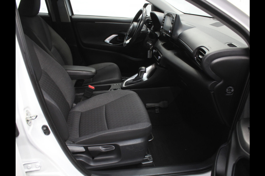 Toyota Yaris 1.5 Hybrid Active CARPLAY | CAMERA | CLIMATE | DAB | ADAPCRUISE | ELRM Toyota Yaris 1.5 Hybrid Active CARPLAY | CAMERA | CLIMATE | DAB | ADAPCRUISE | ELRM