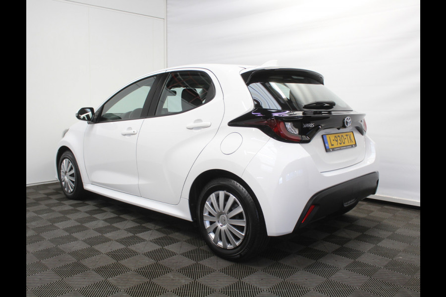 Toyota Yaris 1.5 Hybrid Active CARPLAY | CAMERA | CLIMATE | DAB | ADAPCRUISE | ELRM Toyota Yaris 1.5 Hybrid Active CARPLAY | CAMERA | CLIMATE | DAB | ADAPCRUISE | ELRM
