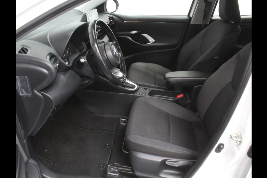 Toyota Yaris 1.5 Hybrid Active CARPLAY | CAMERA | CLIMATE | DAB | ADAPCRUISE | ELRM Toyota Yaris 1.5 Hybrid Active CARPLAY | CAMERA | CLIMATE | DAB | ADAPCRUISE | ELRM
