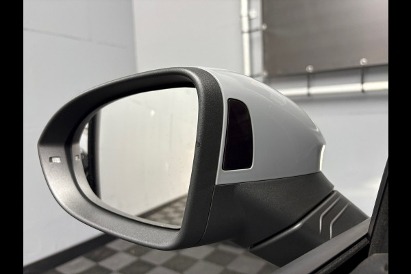 Volkswagen Golf 8 GTI 2.0 Nardo Pano