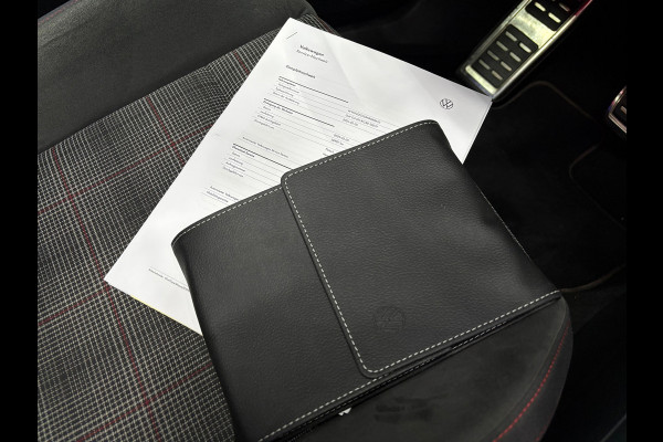 Volkswagen Golf 8 GTI 2.0 Nardo Pano