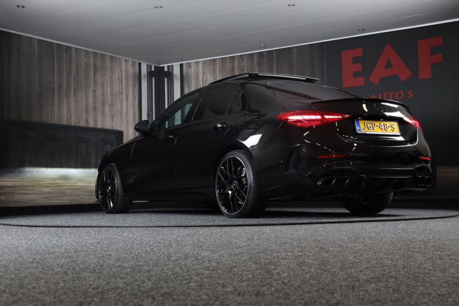Mercedes-Benz C-Klasse 300 e AMG 63 Look / Massage / Burmester / Head Up / 360 Camera / Acc / Elek Stoelen / Open Pano / 20 Inch