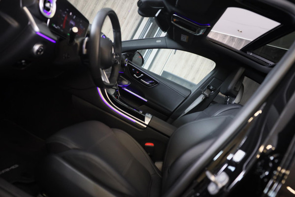Mercedes-Benz C-Klasse 300 e AMG 63 Look / Massage / Burmester / Head Up / 360 Camera / Acc / Elek Stoelen / Open Pano / 20 Inch