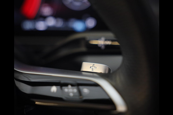 Mercedes-Benz C-Klasse 300 e AMG 63 Look / Massage / Burmester / Head Up / 360 Camera / Acc / Elek Stoelen / Open Pano / 20 Inch