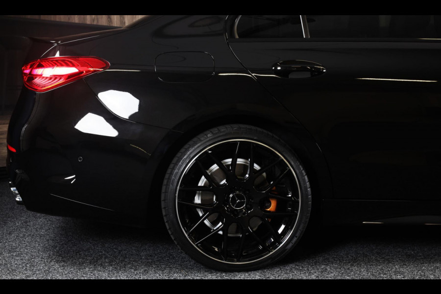 Mercedes-Benz C-Klasse 300 e AMG 63 Look / Massage / Burmester / Head Up / 360 Camera / Acc / Elek Stoelen / Open Pano / 20 Inch