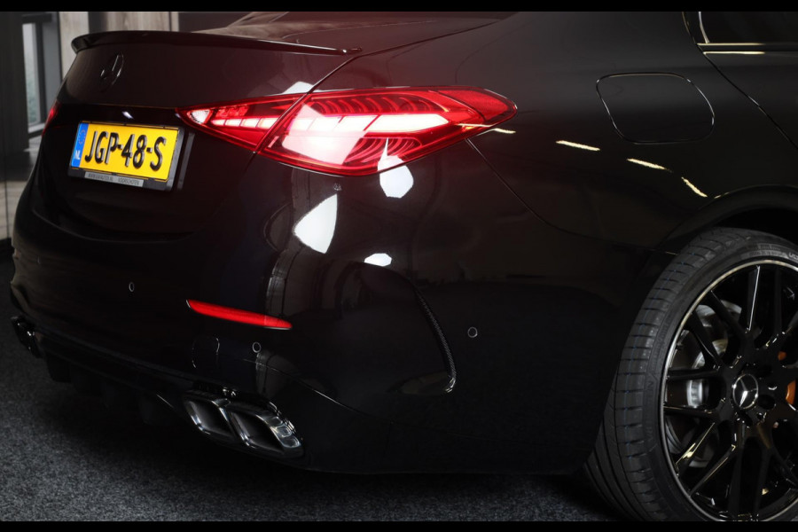Mercedes-Benz C-Klasse 300 e AMG 63 Look / Massage / Burmester / Head Up / 360 Camera / Acc / Elek Stoelen / Open Pano / 20 Inch
