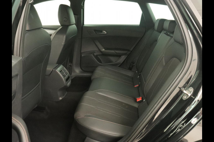 CUPRA Leon 1.5 TSI e-Hybrid | Stoel & stuurverwarming | Camera | Adaptive cruise | Carplay | Navigatie | Matrix LED | Sfeerverlichting | PHEV | Plug In CUPRA Leon 1.5 TSI e-Hybrid | Stoel & stuurverwarming | Camera | Adaptive cruise | Carplay | Navigatie | Matrix LED | Sfeerverlichting | PHEV | Plug In